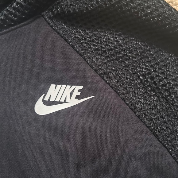Nike Hooded Sweatshirt - Picture 3 of 11